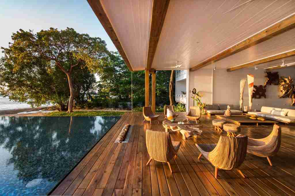 Roatán Travel Guide: Best Things to Do, Where to Stay, Eat, Drink 29 Ibagari Roatan Best Places to Stay