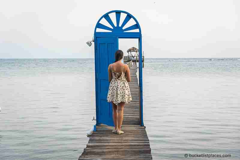 Roatán Travel Guide: Best Things to Do, Where to Stay, Eat, Drink 23 Best Places to Stay Roatan Travel Guide
