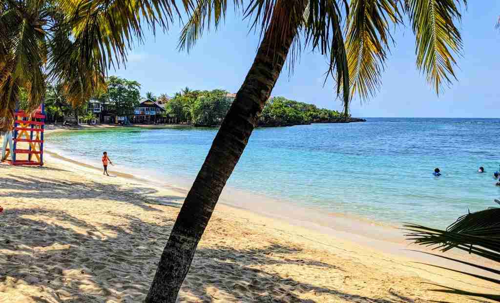 Half Moon Bay West End Roatan Best Beaches in Honduras